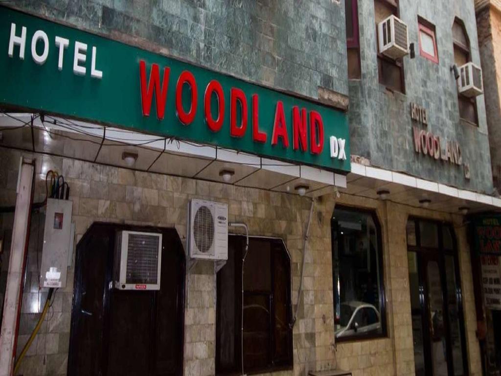 Hotel Woodland Deluxe New Delhi Bagian luar foto