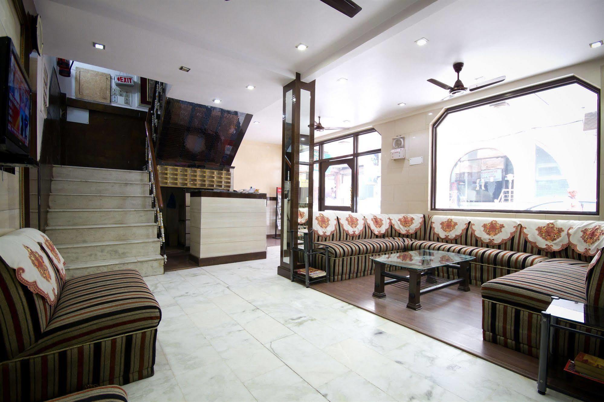 Hotel Woodland Deluxe New Delhi Bagian luar foto