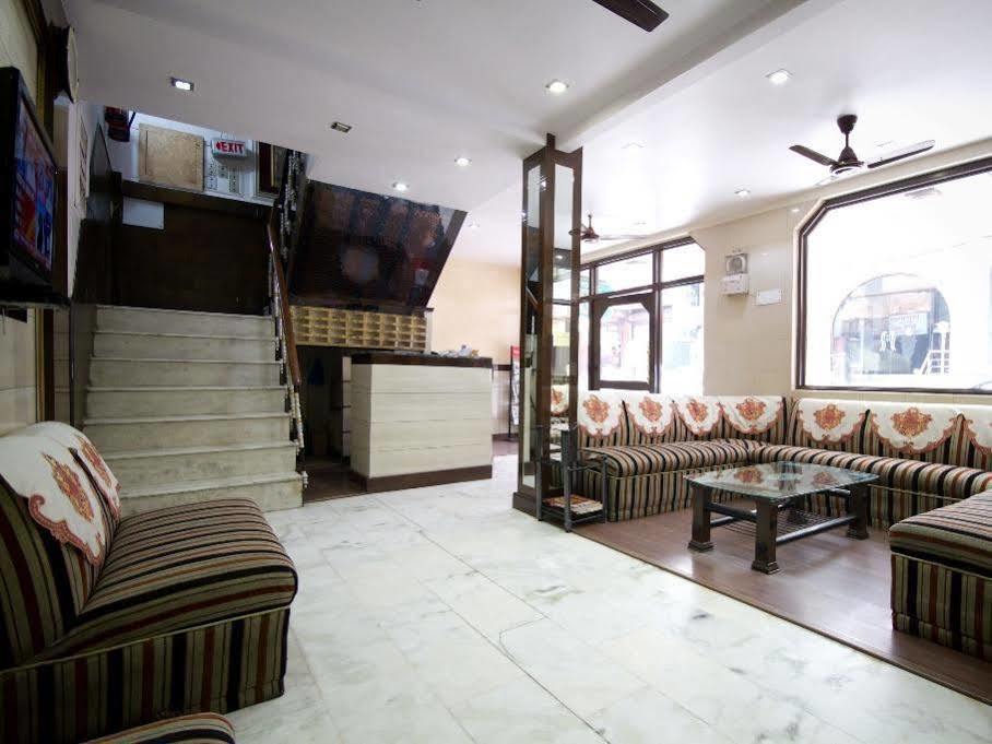 Hotel Woodland Deluxe New Delhi Bagian luar foto