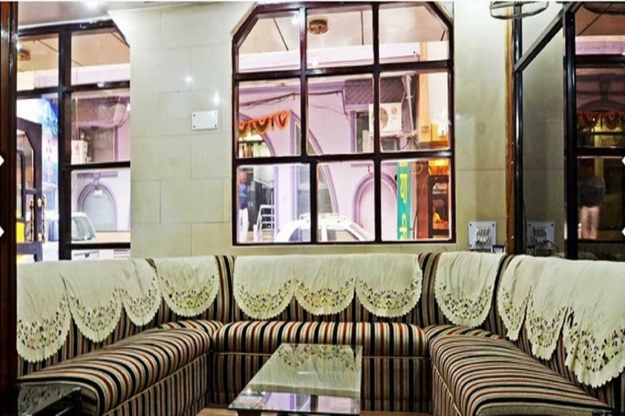 Hotel Woodland Deluxe New Delhi Bagian luar foto
