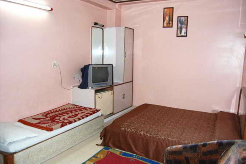 Hotel Woodland Deluxe New Delhi Bagian luar foto